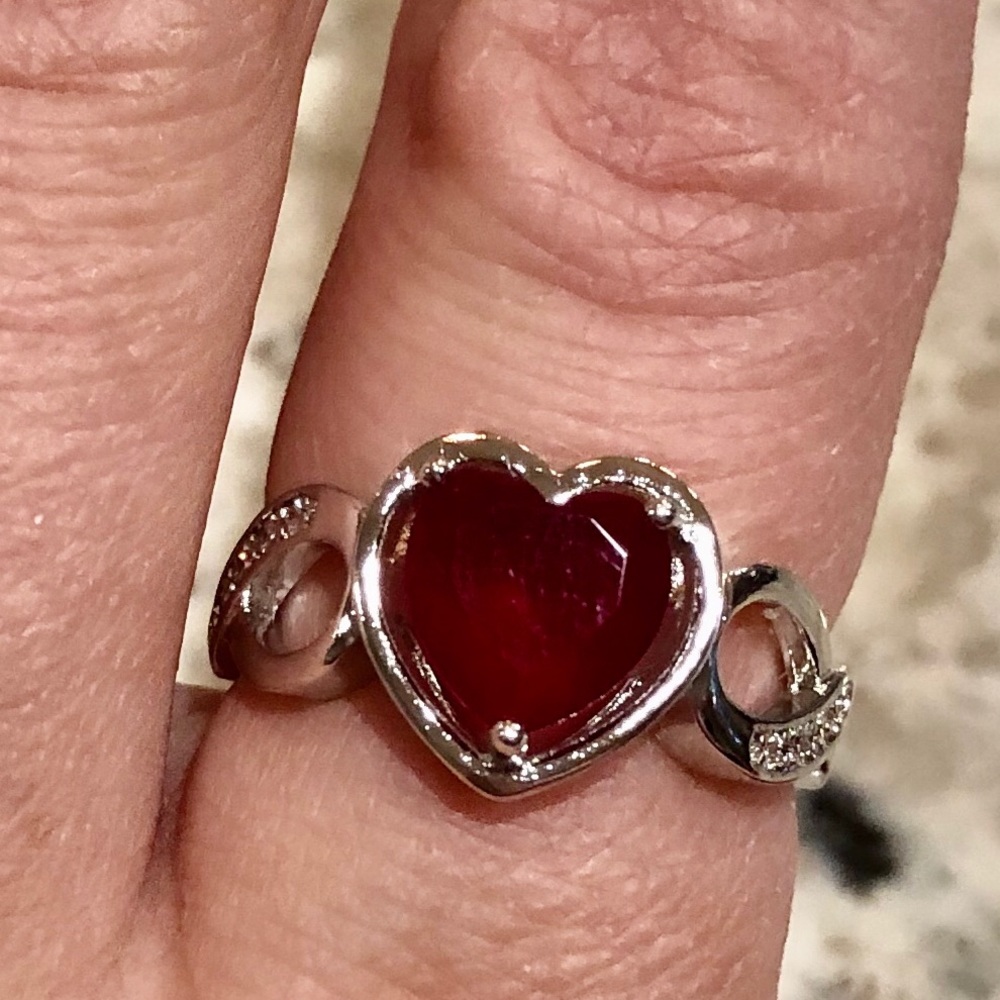 Ruby Heart Ring ❤️